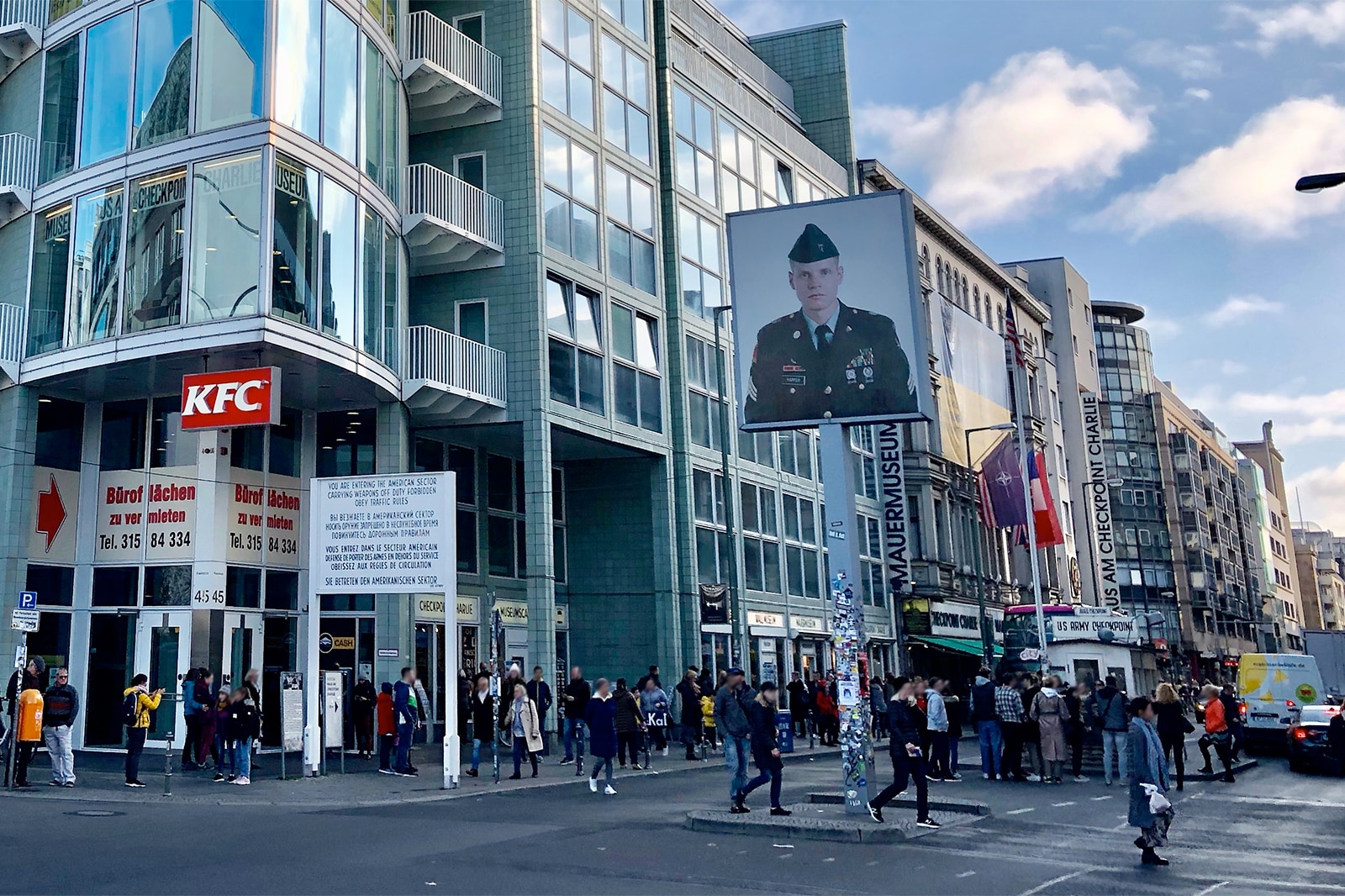 ایست بازرسی چارلی - Checkpoint Charlie