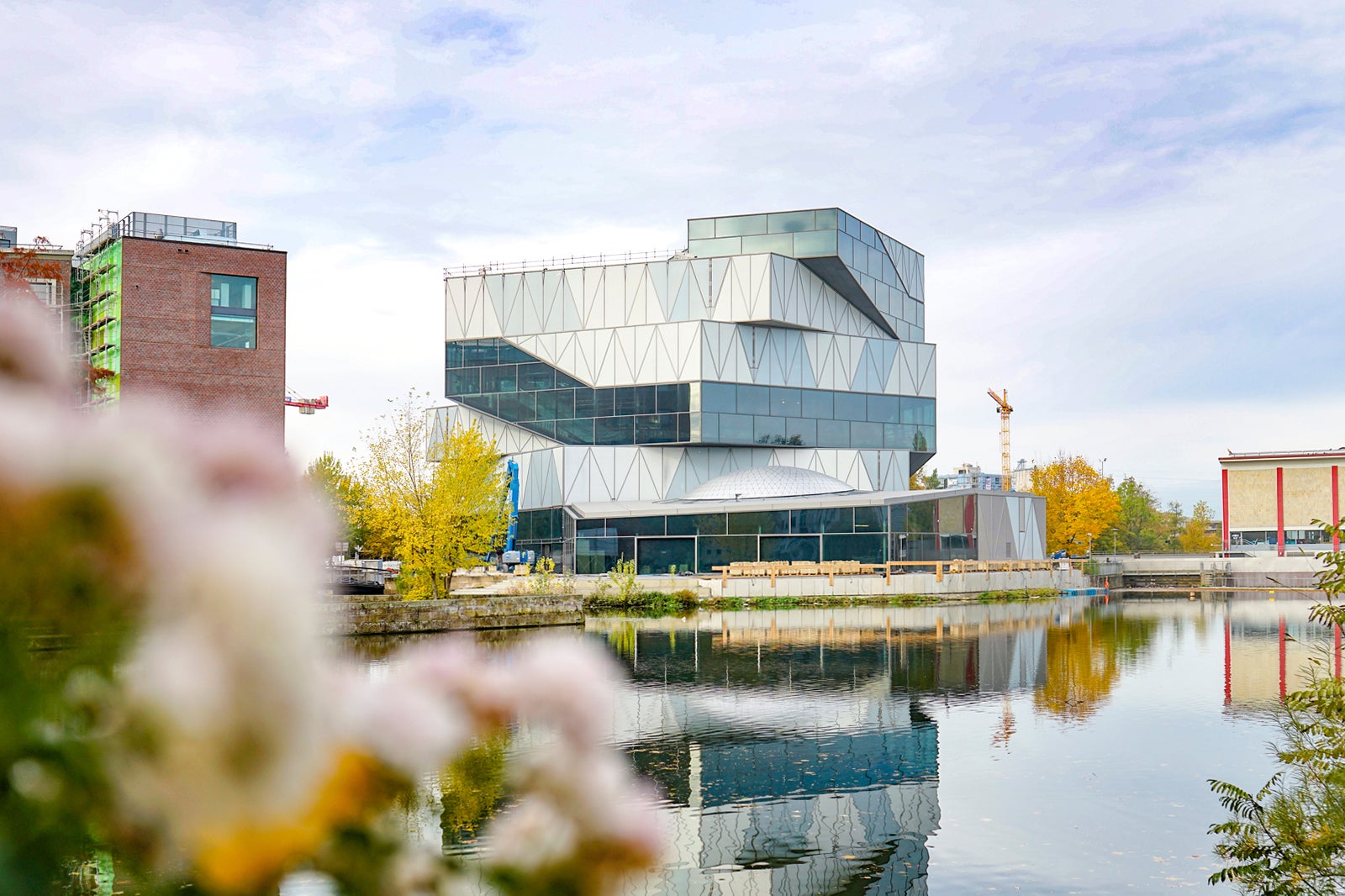 مرکز علمی تجربی (Experimenta Science Center) - Experimenta Science Center (Experimenta ScienceCenter)