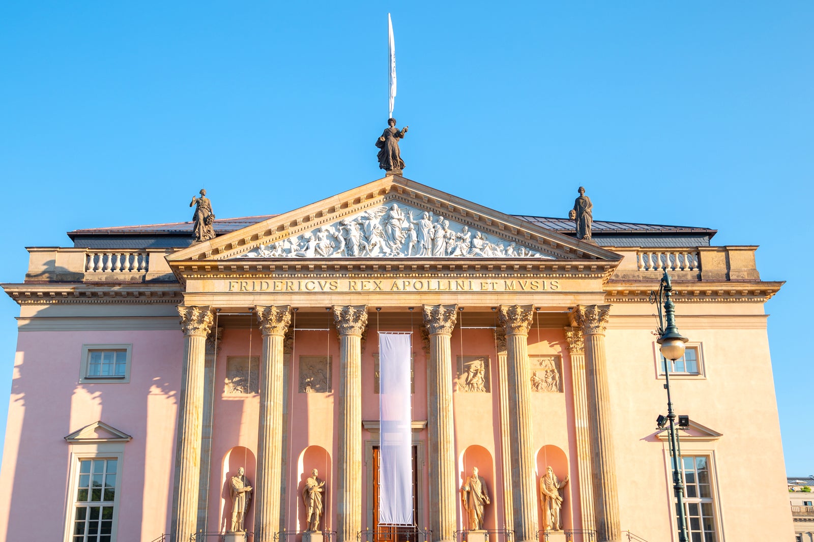 اپرای دولتی برلین (اپرای دولتی Unter den Linden) - Berlin State Opera (Staatsoper Unter den Linden)