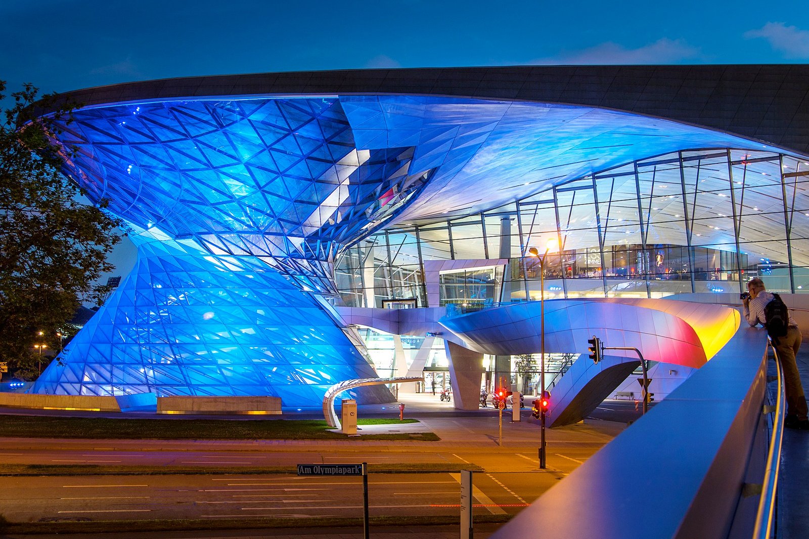 دنیای بی ام و - BMW Welt