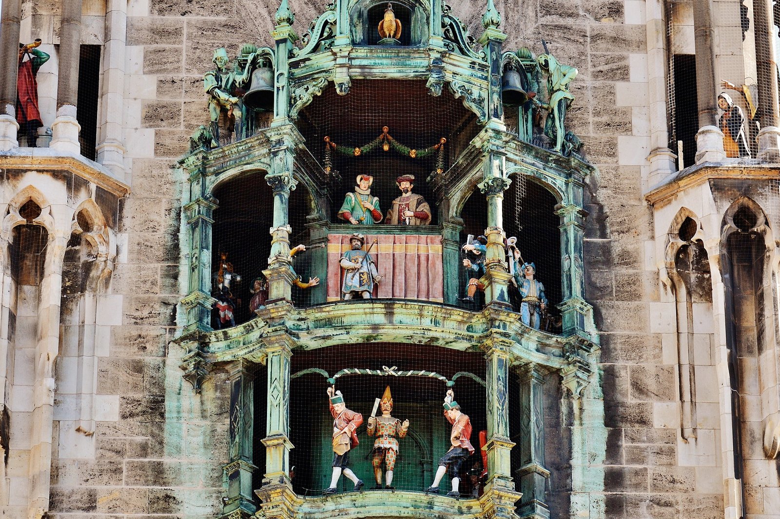 کاریلون تالار شهر - Rathaus-Glockenspiel