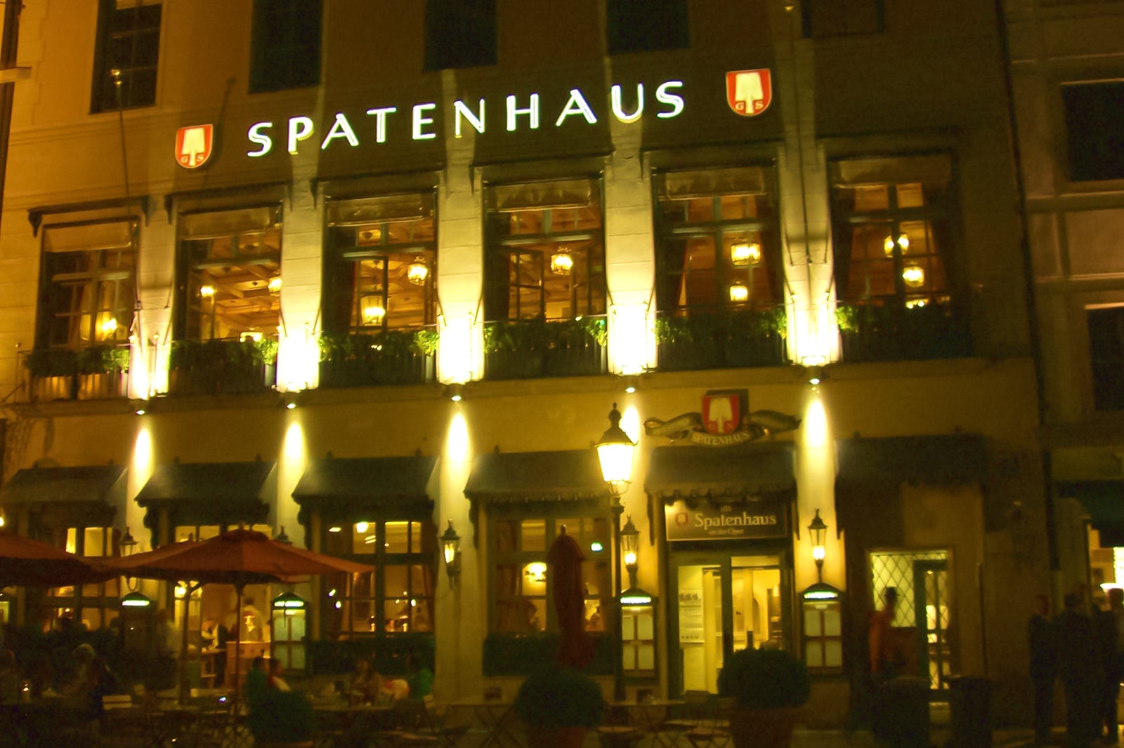 بیل خانه در اپرا - Spatenhaus an der Oper