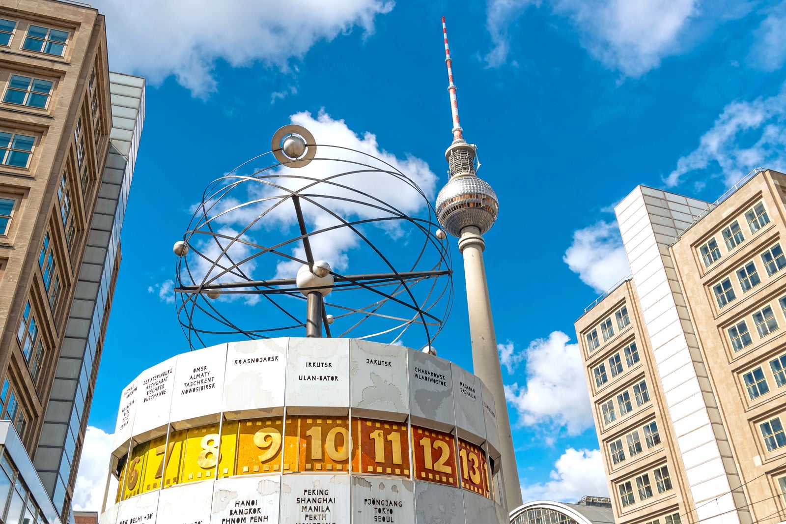 ساعت جهانی زمان در Alexanderplatz - World Time Clock at Alexanderplatz