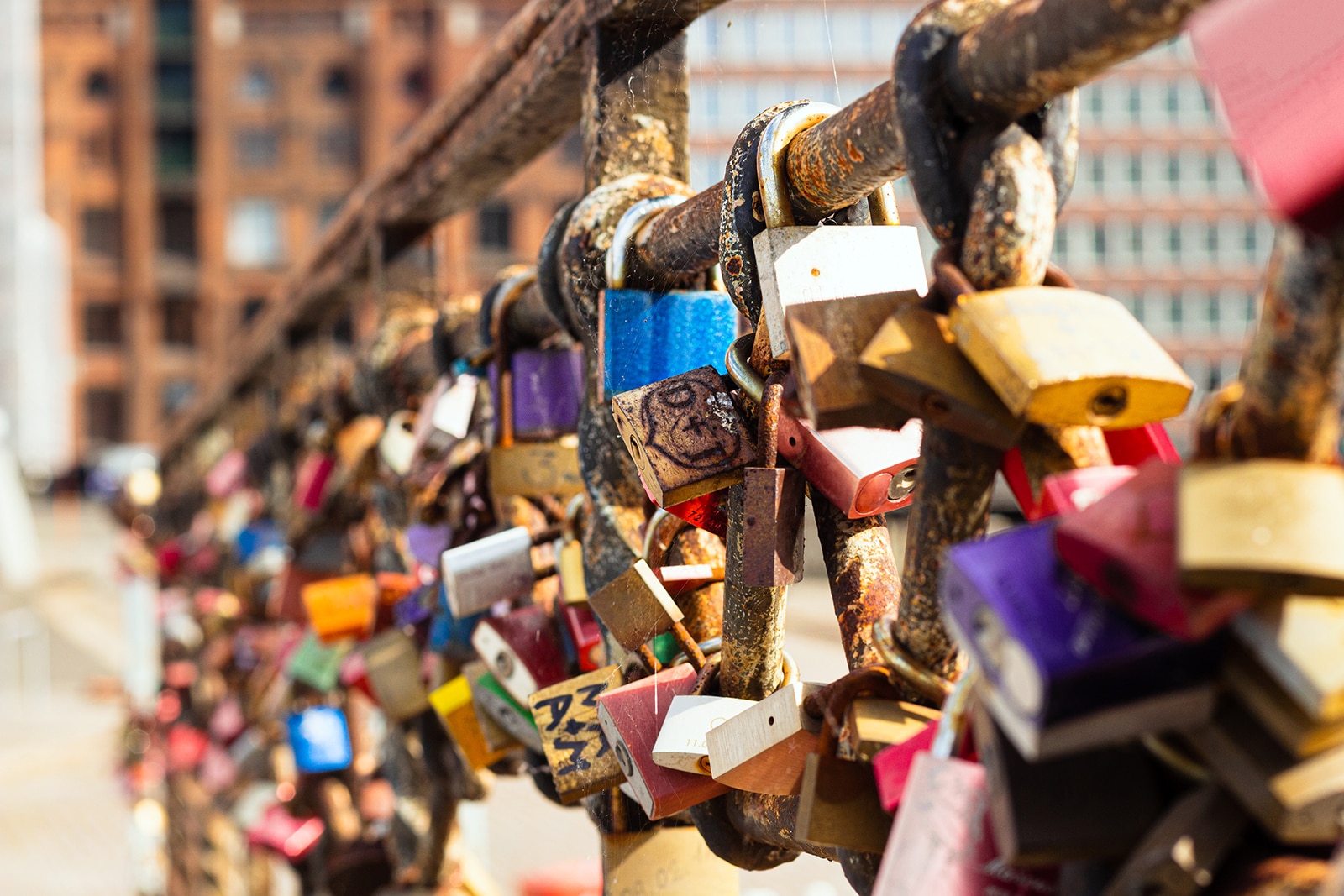 پل قفل عشق - Love Lock Bridge