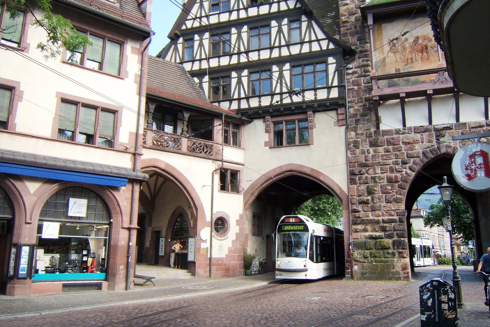 دروازه های قرون وسطایی فرایبورگ - Medieval gates of Freiburg