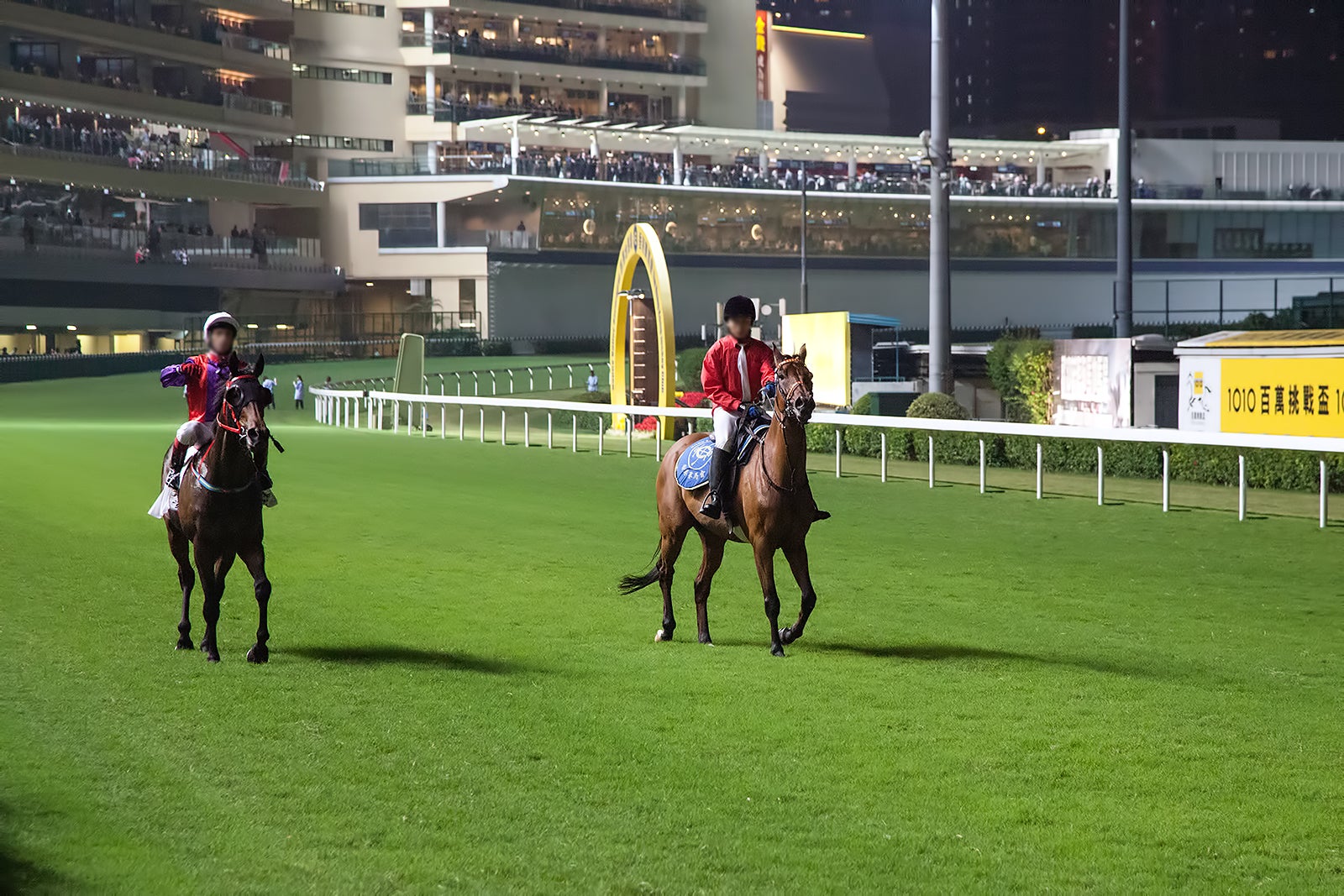 میدان مسابقه دره مبارک - Happy Valley Racecourse