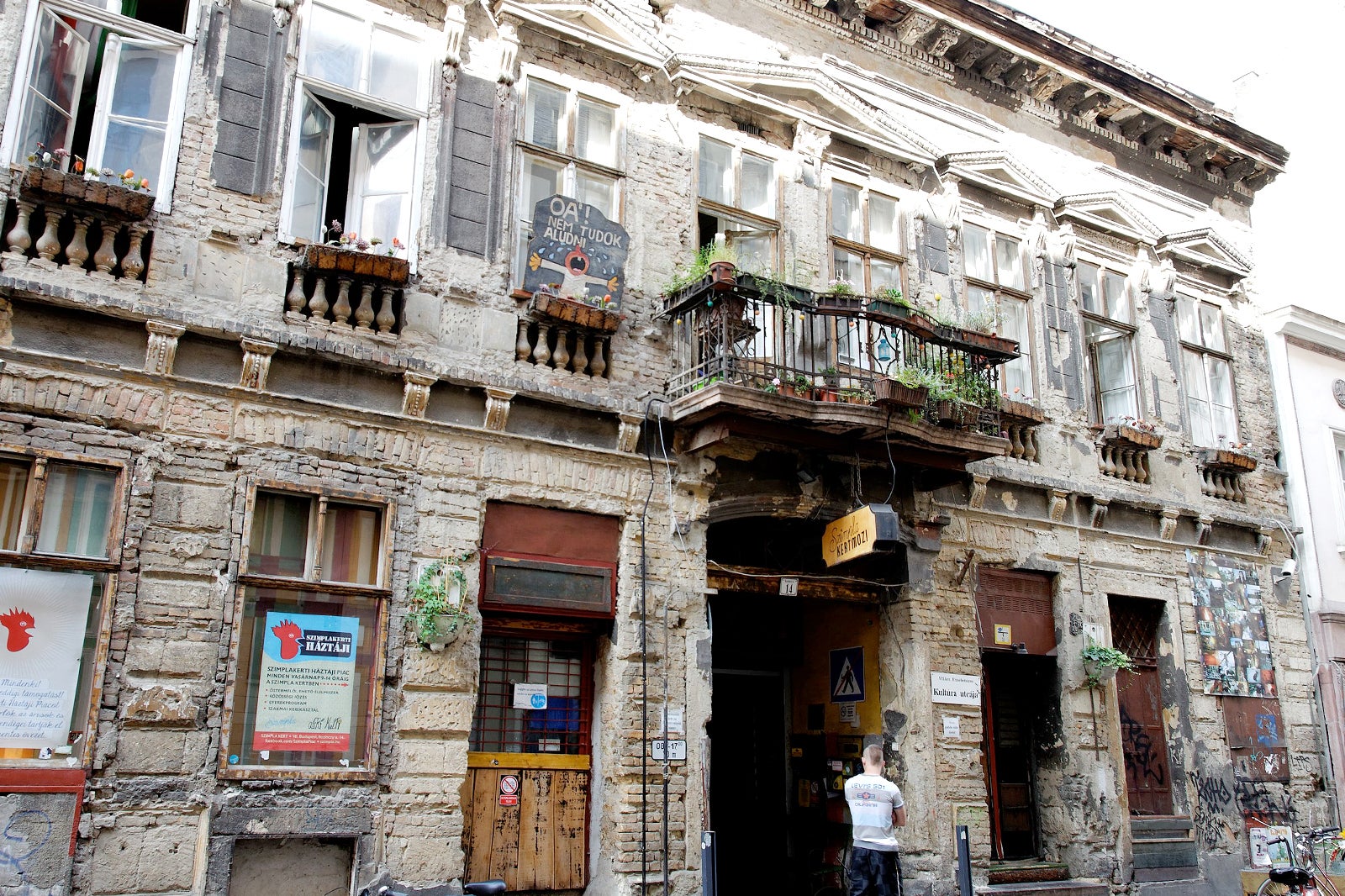 زیمپلا کرت - Szimpla Kert