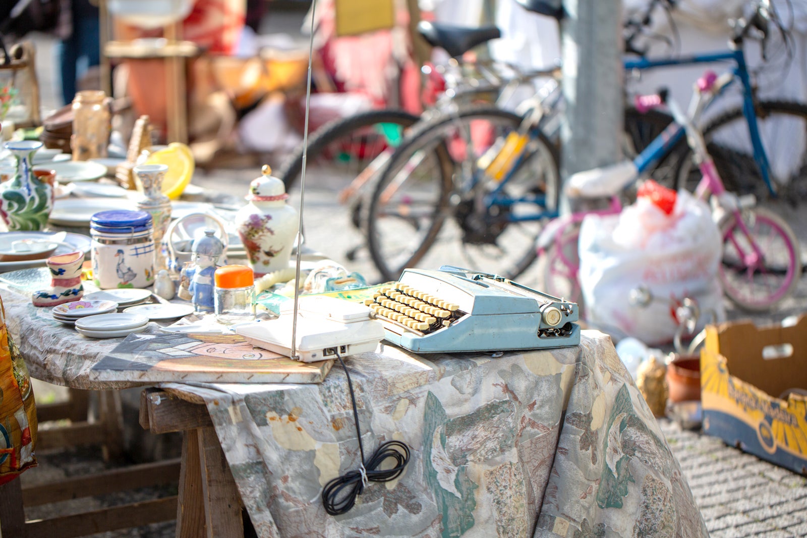 بازار کک فروشی Esceri - Esceri Flea Market