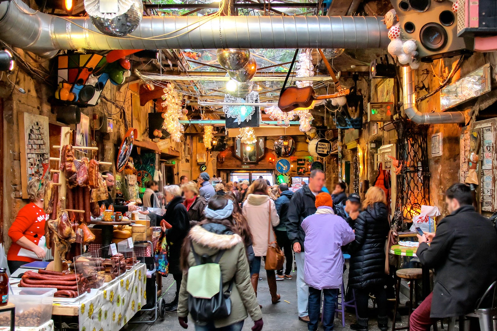 Szimpla یکشنبه بازار کشاورز - Szimpla Sunday Farmer’s Market