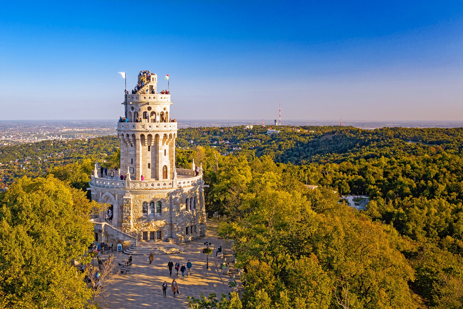 از برج مواظب الیزابت دیدن کنید - Take in the view from Elizabeth Lookout Tower