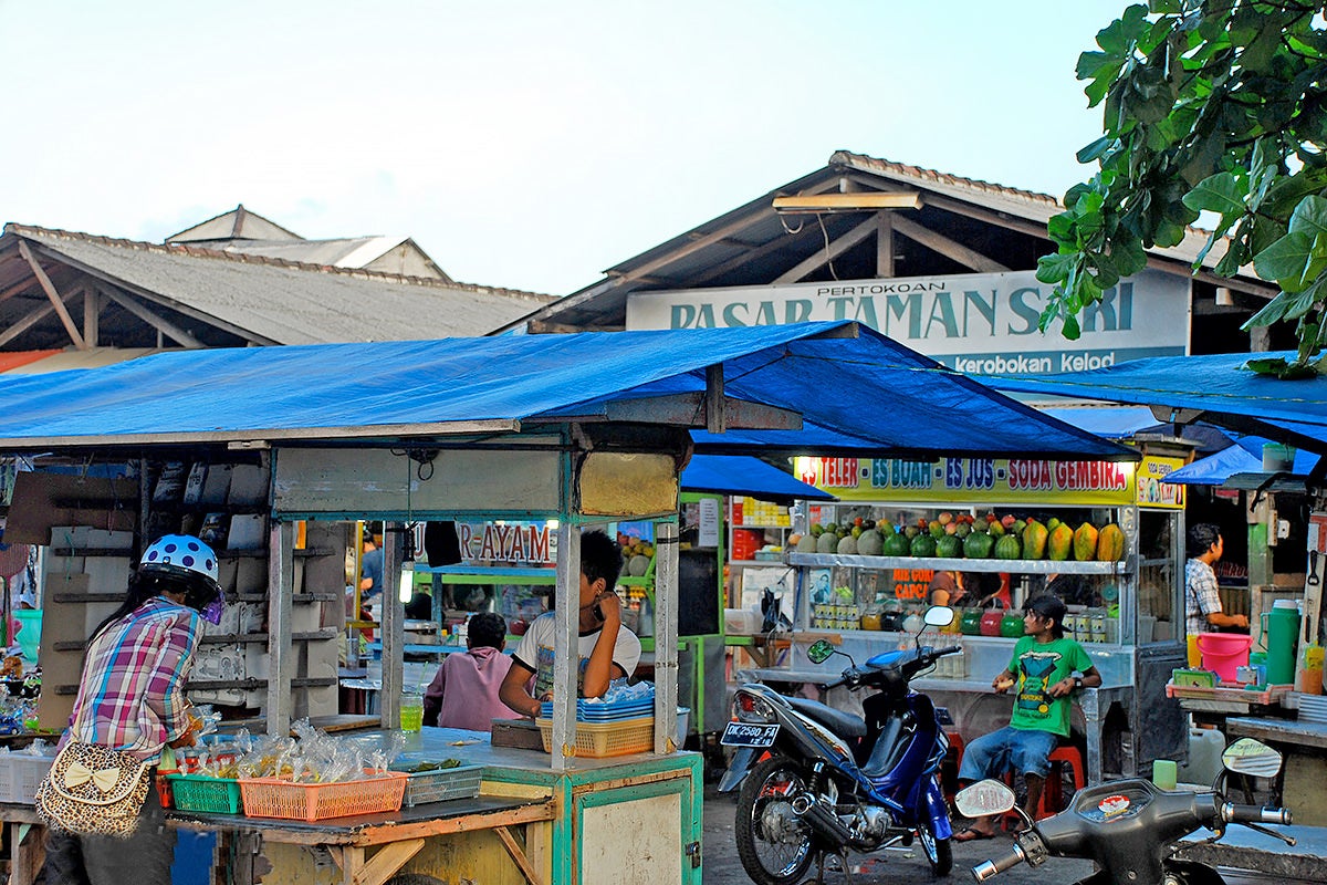 بازار تامان ساری - Taman Sari Market