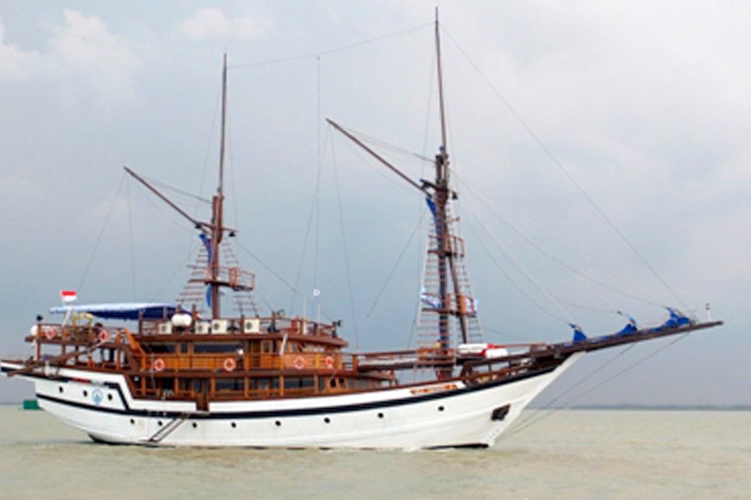 کروز شام با یک کشتی چوبی سنتی - Dinner cruise on a traditional wooden ship