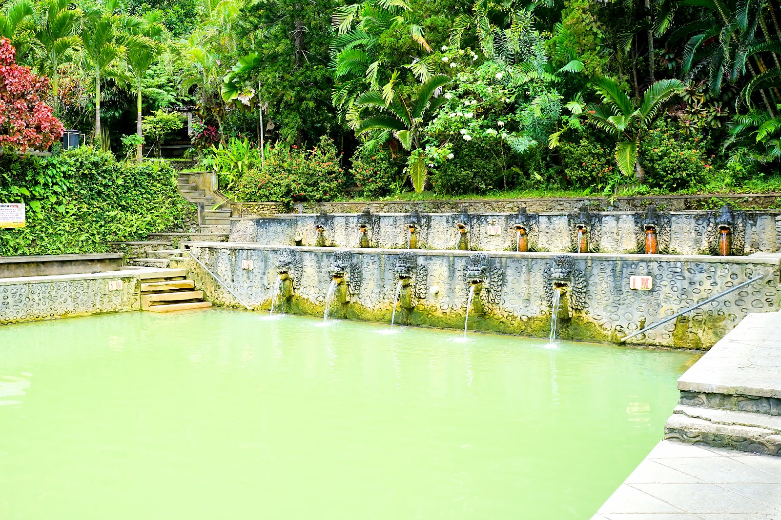 چشمه های آب گرم بنجار - Banjar Hot Springs