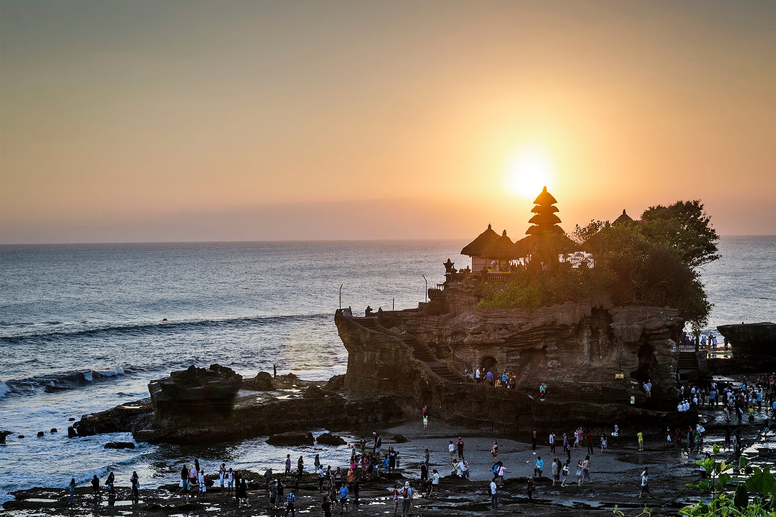 معبد زمین - Tanah Lot Temple