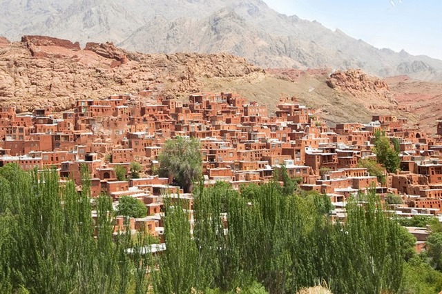 روستای ابیانه : موزه مردم شناسی در فضای باز