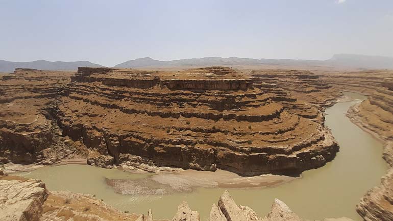 کمپینگ و اقامت شبانه در اطراف دره خزینه - Camping and overnight stay near Khazine Valley