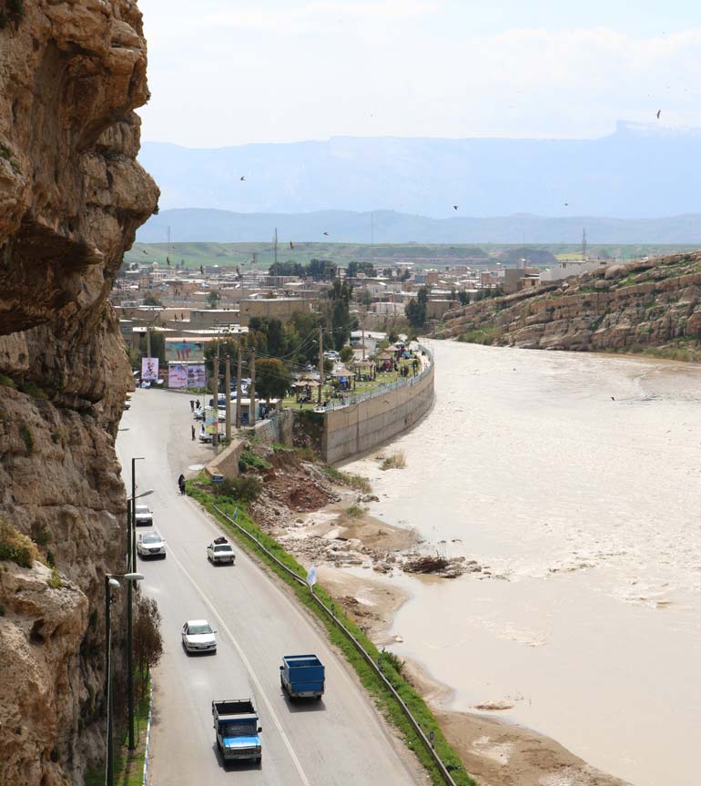 فاصله بین پلدختر و دره خزینه - The distance from Poldakhter to Khazineh Valley