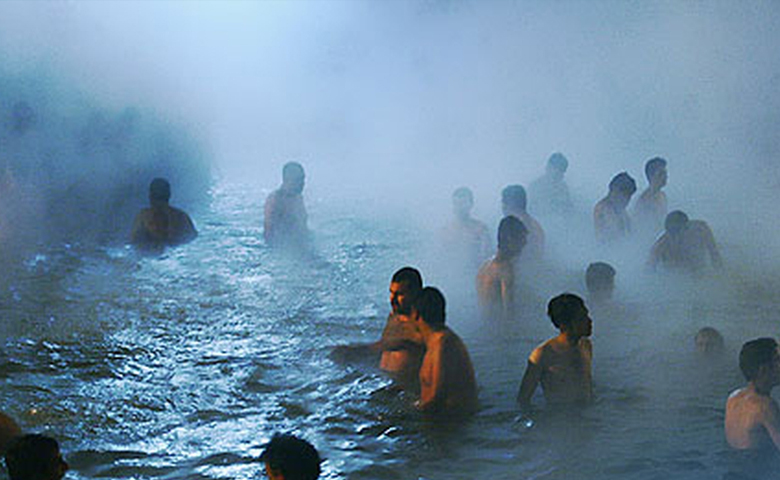 آبگرم محلات، درمانگر طبیعی زمین! - Neighborhood spa, hot healing of the ground!