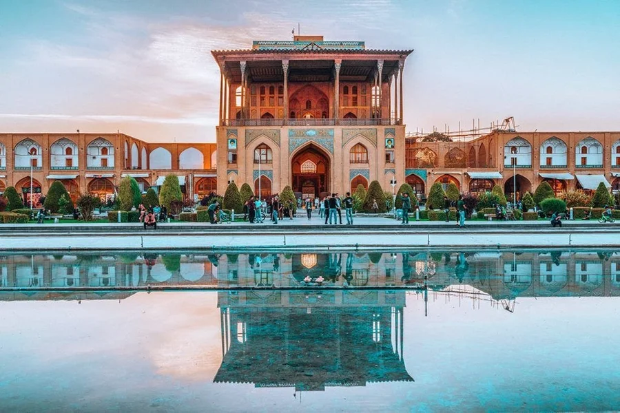 مسجد شیخ لطف الله: گوهر نهفته اصفهان - Sheikh Lotfollah Mosque: A hidden gem of Isfahan