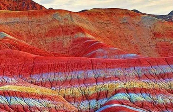 8. کوه های رنگین کمان - 8. Rainbow Mountains