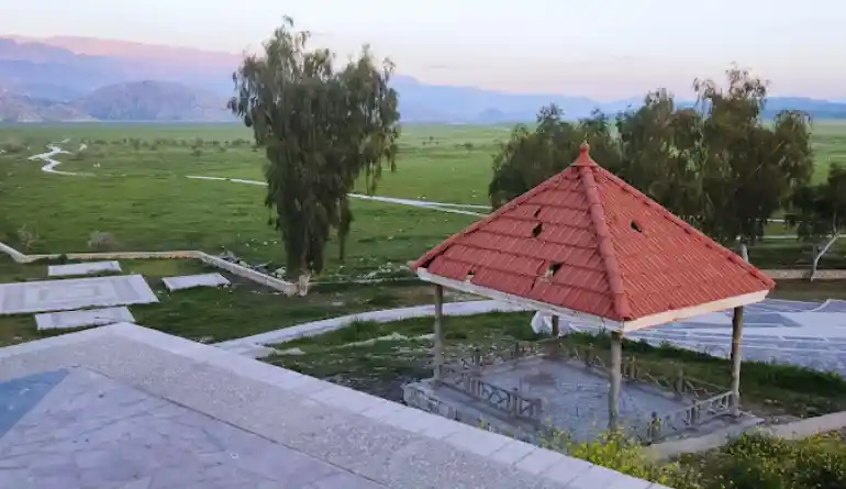 امکانات تفریحی دریاچه پریشان - Amenities of Parshan Lake