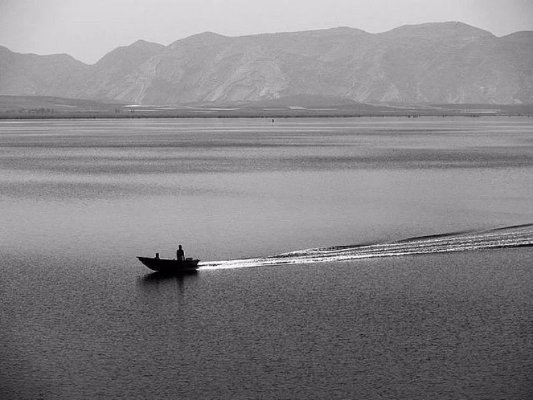 ویژگی‌های دریاچه پریشان - Characteristics of Parshan Lake