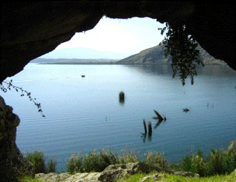 نکاتی برای تجربه سفری فراموش‌نشدنی در دریاچه پریشان - Tips for a memorable trip to the troubled lake