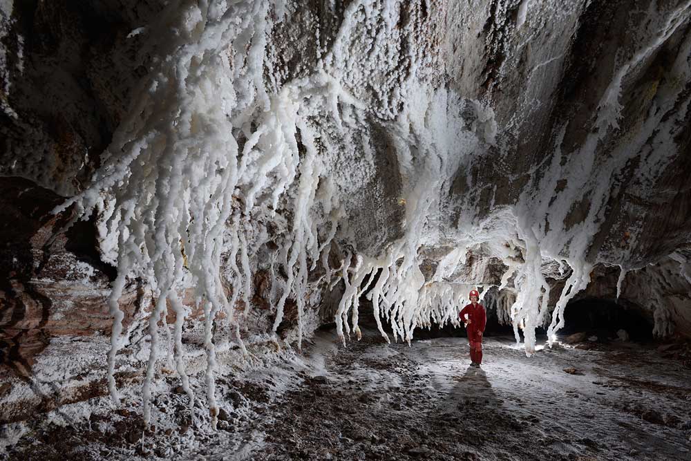 طولانی ترین غار نمکی جهان - The Longest Salt Cave in the world