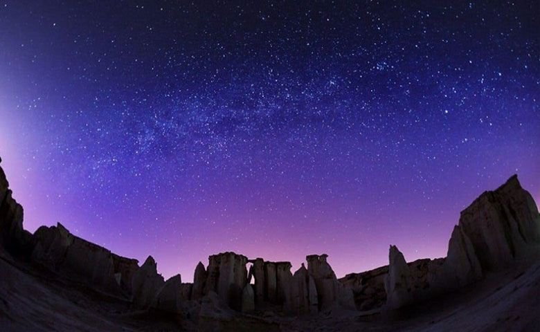دره ستارگان در شب: تماشای آسمان و زیبایی‌های طبیعی - Valley of stars at night