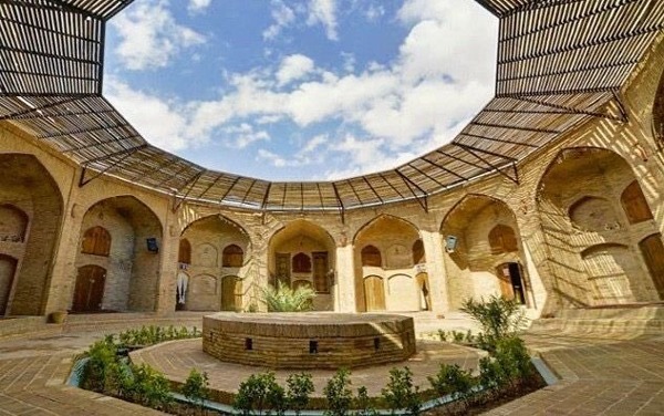 زیباترین کاروانسراها برای اقامت شبانه در ایران - Nicest Caravansaries to stay overnight while in Iran