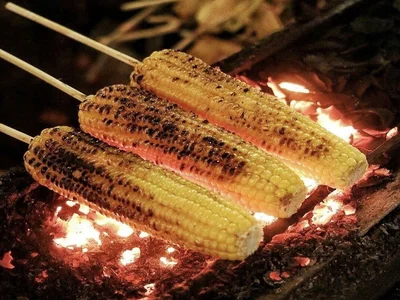 5. بلال – ذرت خوشمزه خیابانی ایرانی - 5. Balal – Delicious Iranian Street Corn