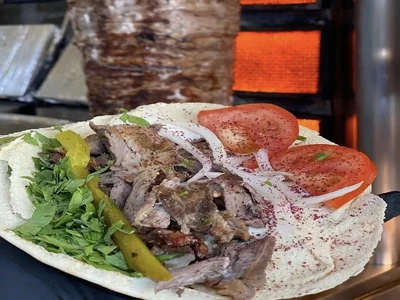 9. شاورما – طعمی از خاورمیانه - 9. Shawarma – A Taste of the Middle East