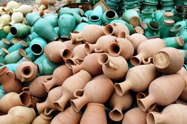 سفال ایران: کاوش در هنر مبتنی بر خشت - Iranian Pottery: Exploring Clay-Based Artistry