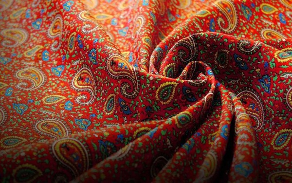 ترمه بافی: وفور منسوجات بافته شده - Termeh Weaving: The Opulence of Woven Textiles