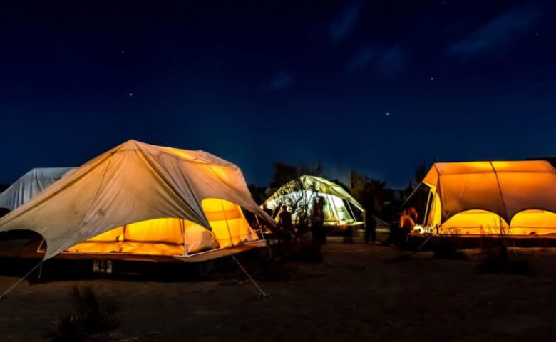 کمپینگ در کویرهای مشهور و دیدنی - Camping in famous deserts