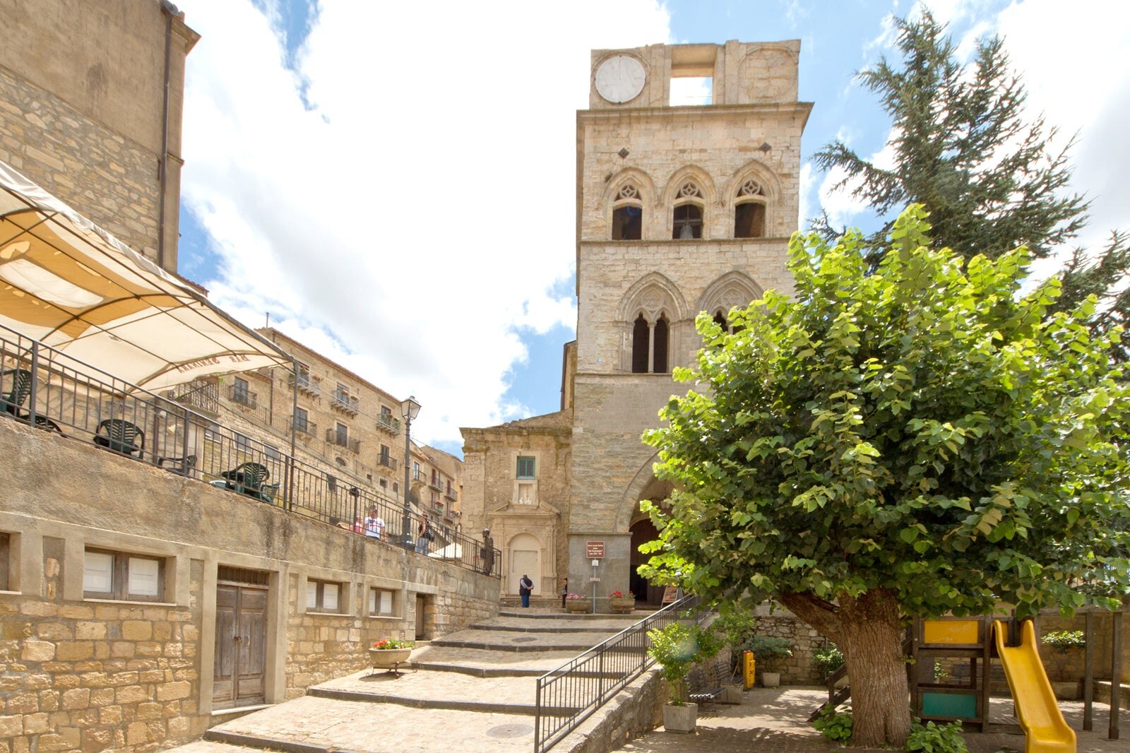 زندگی معمولی سیسیلی را در گانگی تجربه کنید - Experience typical Sicilian life in Gangi