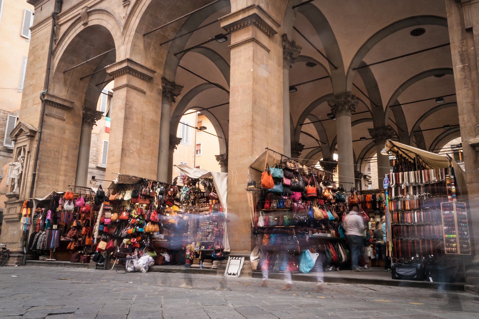 Piglet Market (بازار Pigstage) - Porcellino Market (Mercato del Porcellino)