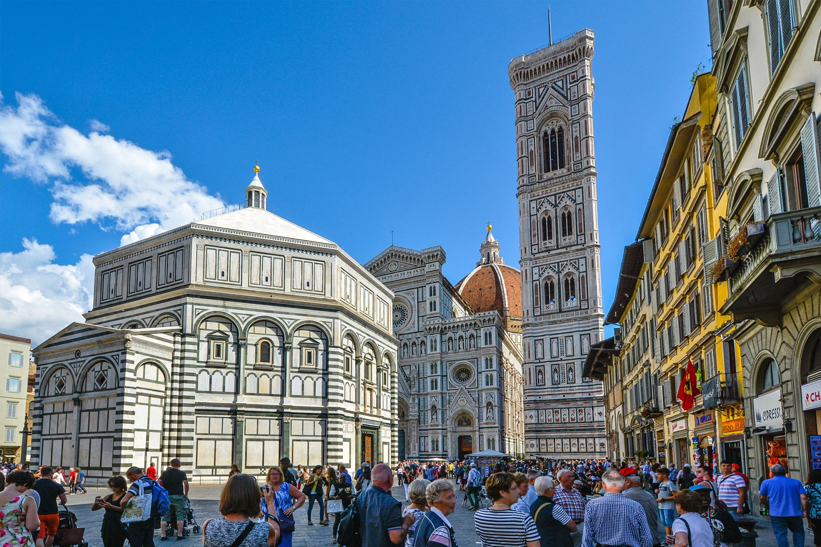 میدان کلیسای جامع - Piazza Del Duomo