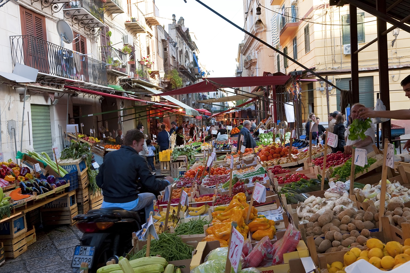 بازار کشاورزان پالرمو - Palermo's Farmers Market