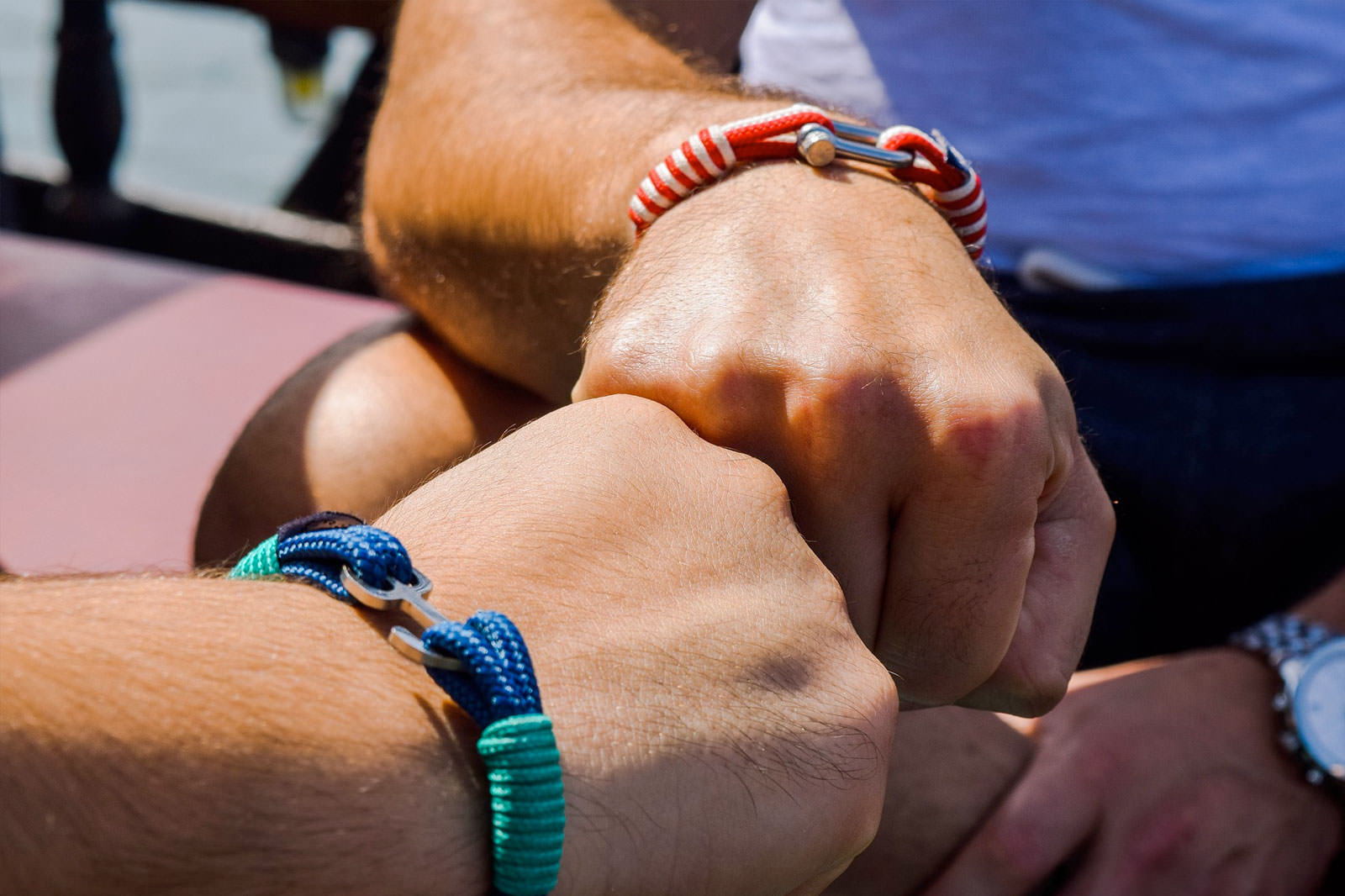 دستبندهای دوستی - Friendship bracelets