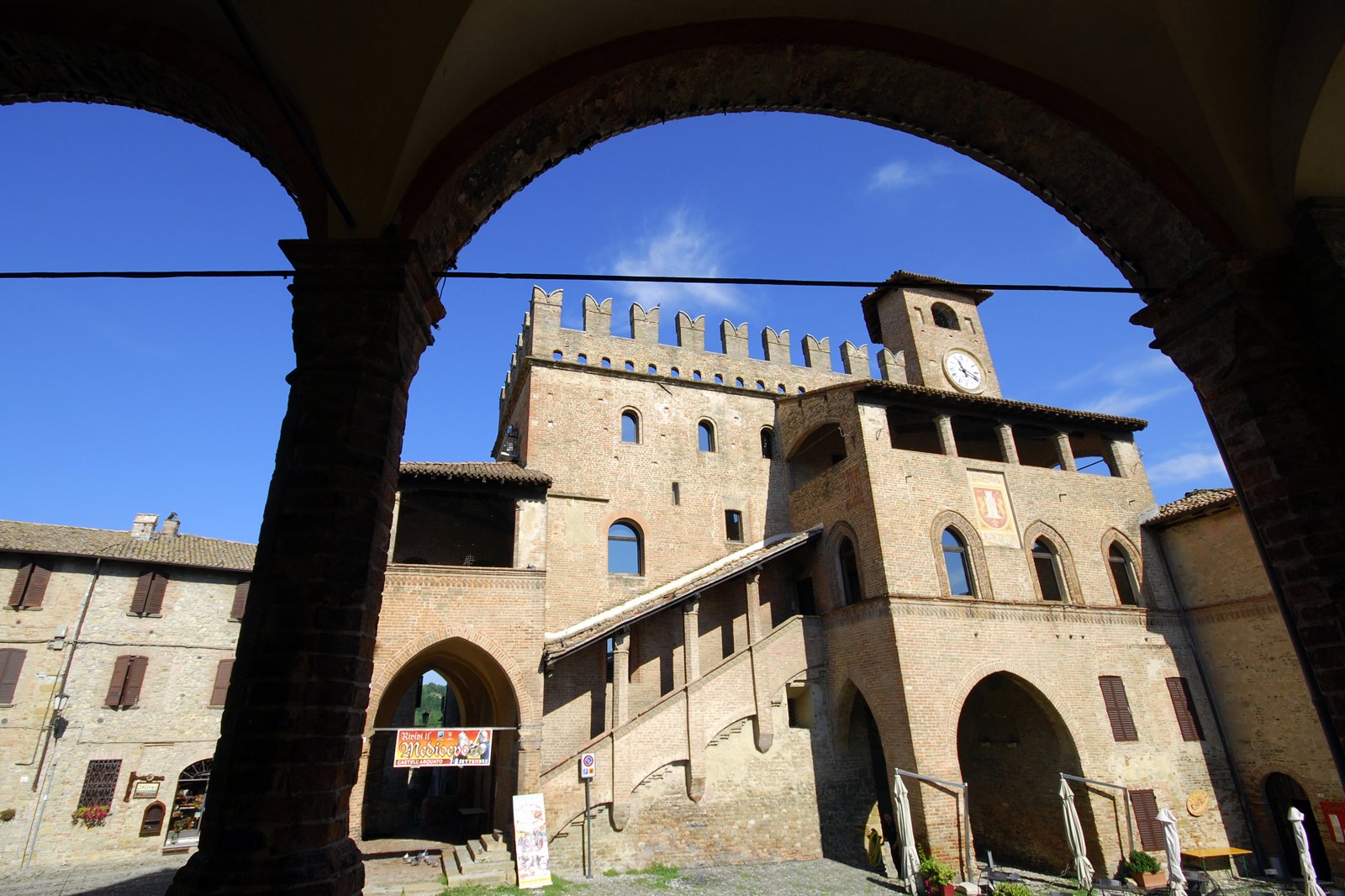 دهکده های قرون وسطایی نزدیک بولونیا را کشف کنید - Discover medieval villages near Bologna