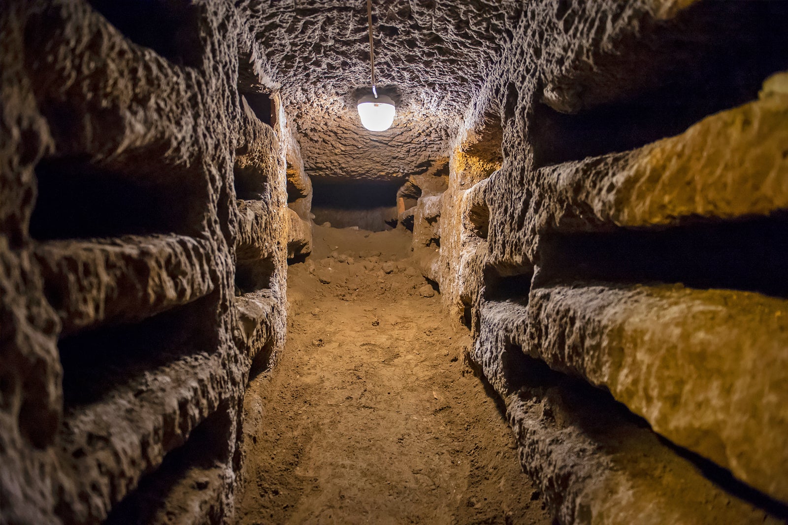 دخمه های رم - Catacombs of Rome