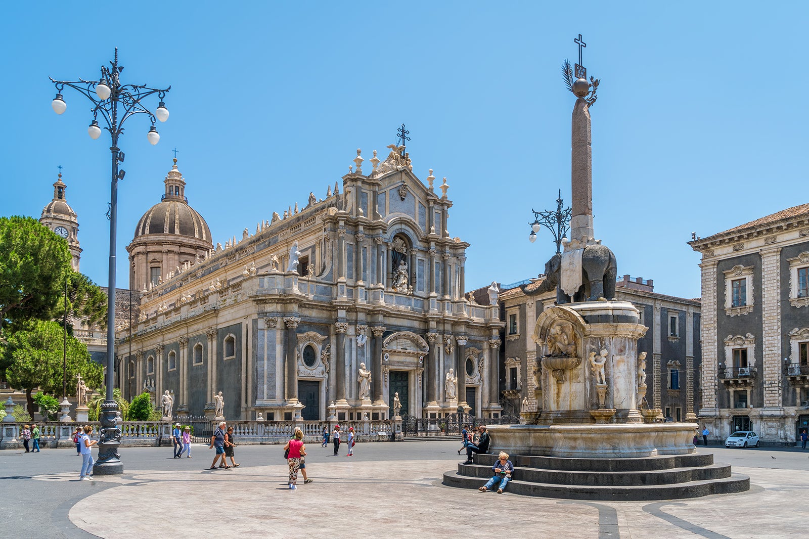 پیازا دل دومو - Piazza del Duomo