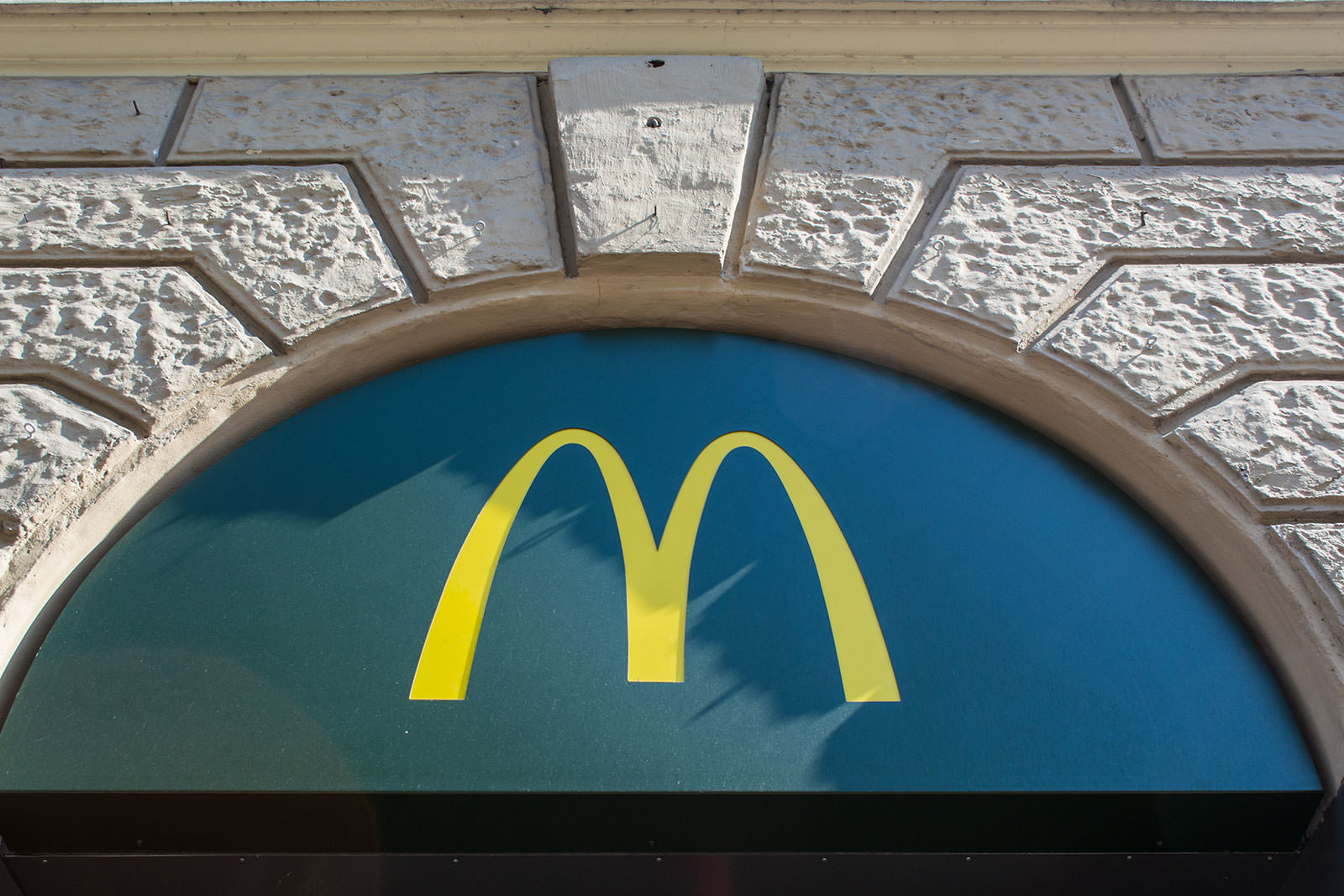 خانه اولین مک دونالد ایتالیا - Home to Italy’s first McDonald's