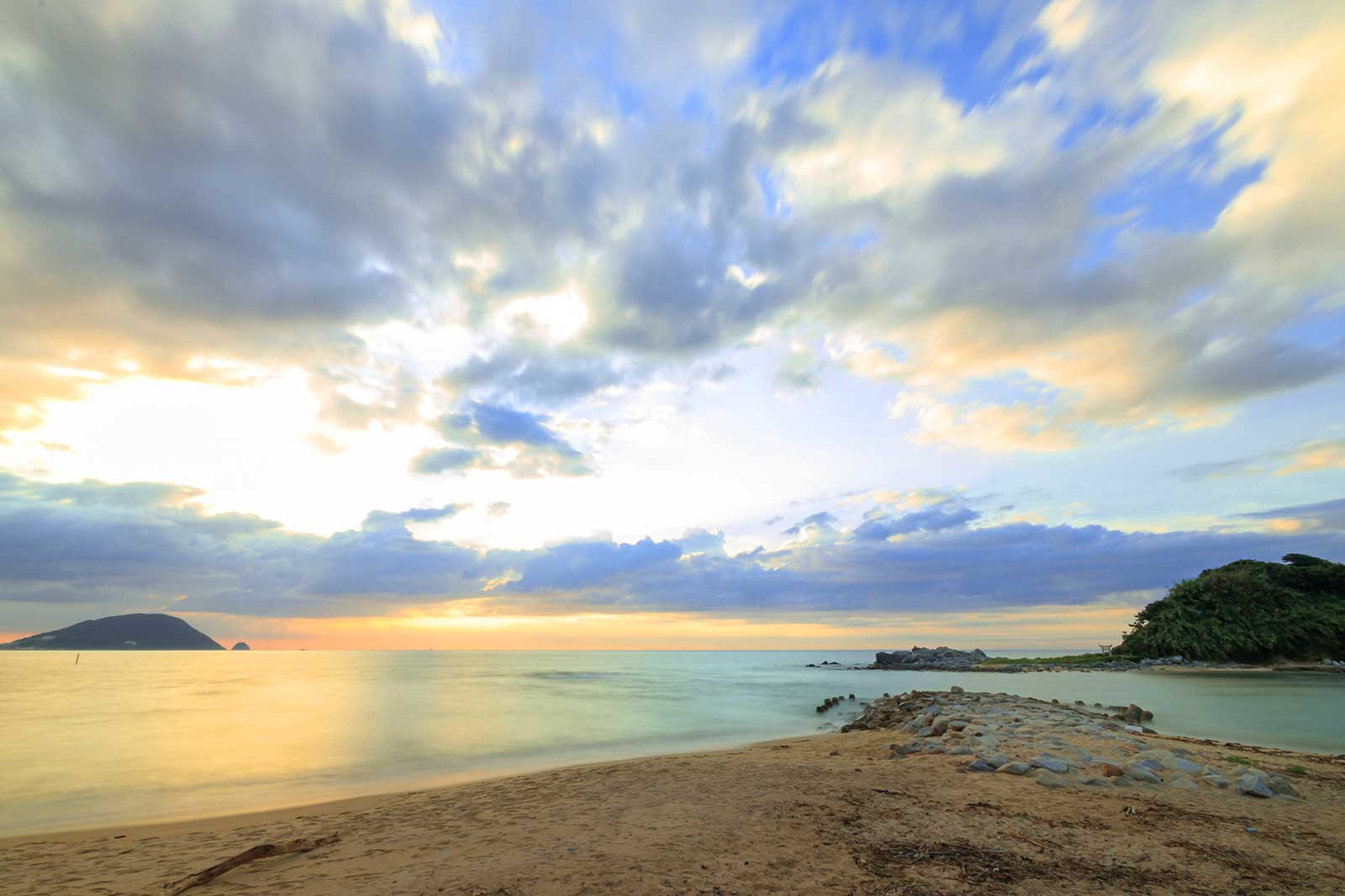 ساحل شیکانوشیما - Shikanoshima Beach