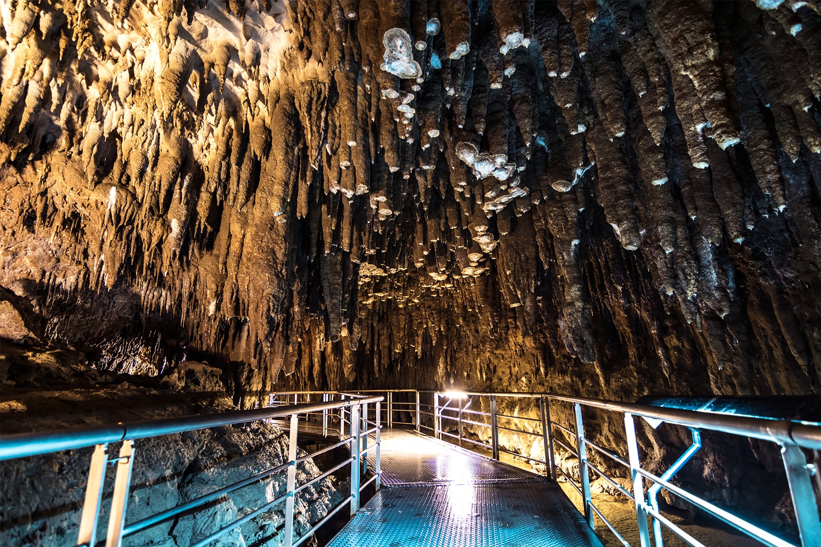 غار گیوکوسندو - Gyokusendo Cave