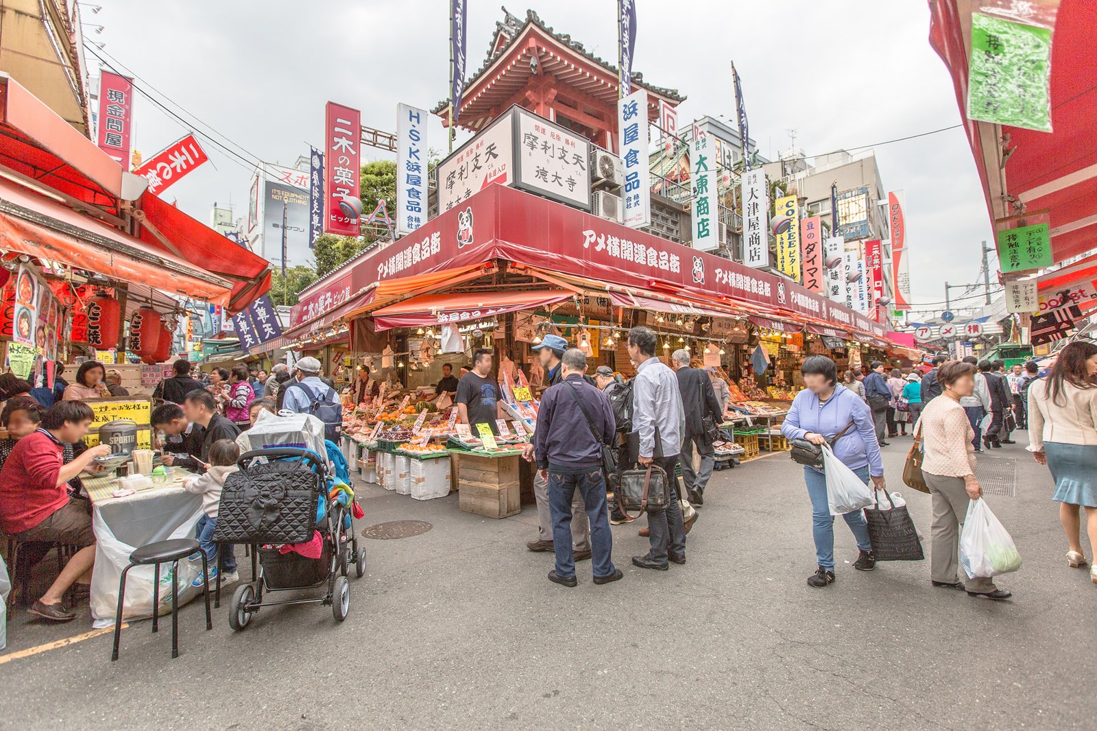 بازار خیابانی آمیوکو - Ameyoko street market