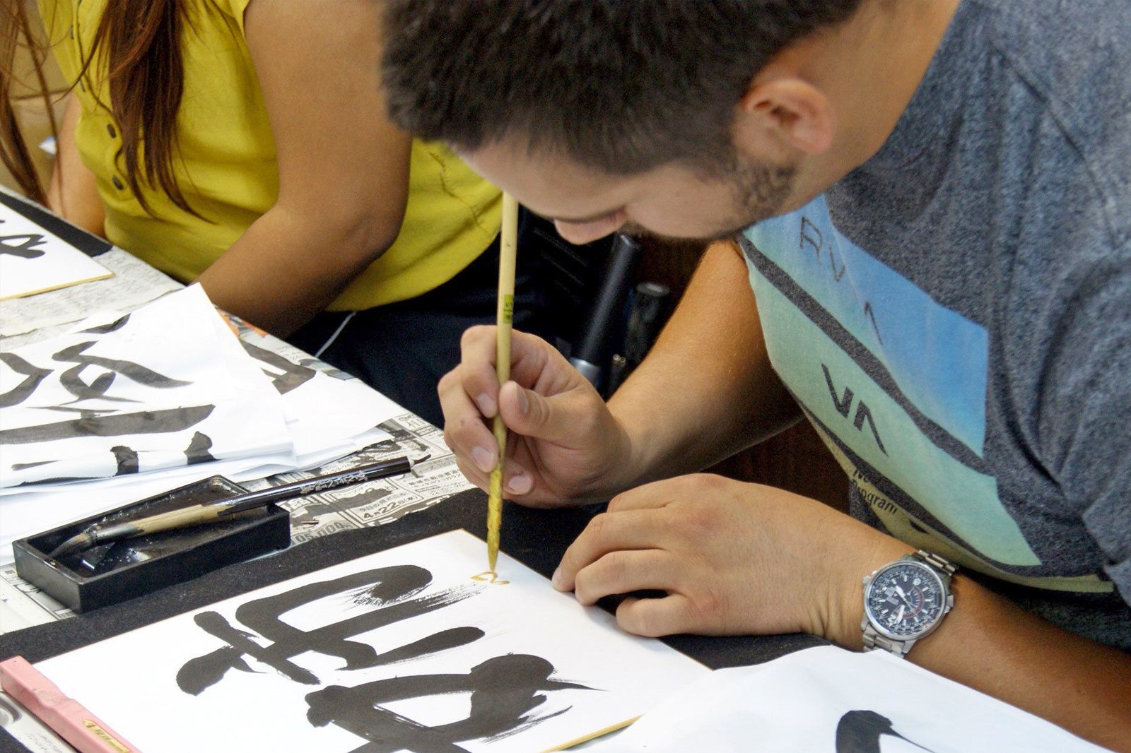 کلاس خوشنویسی - Calligraphy class