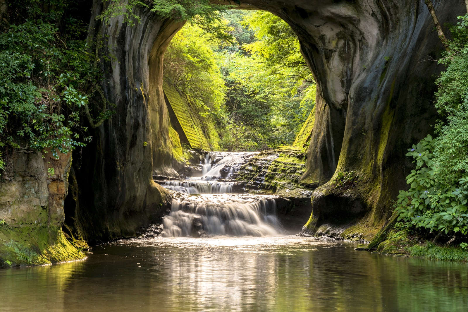 آبشار Nomizono، غار Kameiwa - Nomizono Falls, Kameiwa Cave