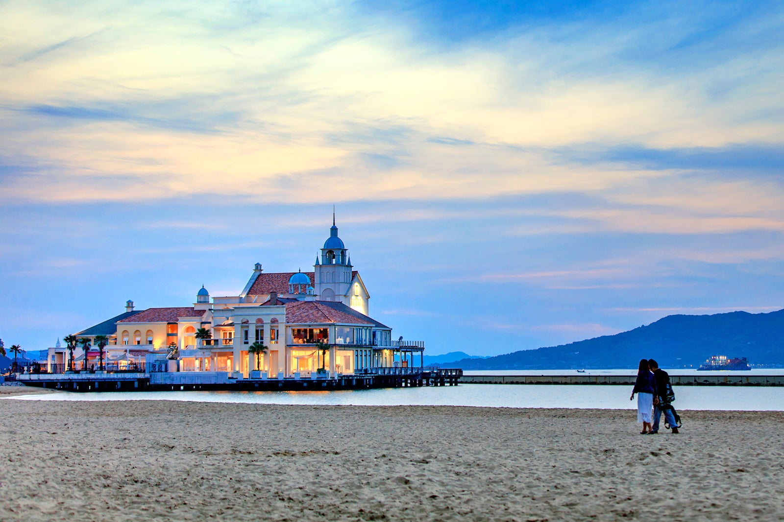 پارک ساحلی موموچی - Momochi Seaside Park